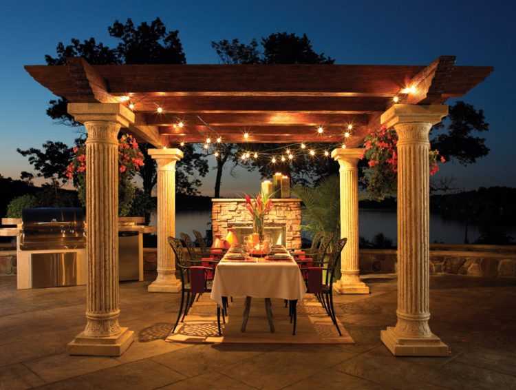 luxurious outdoor dining room