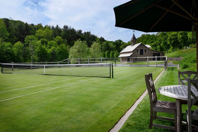 amazing grass tennis court at home