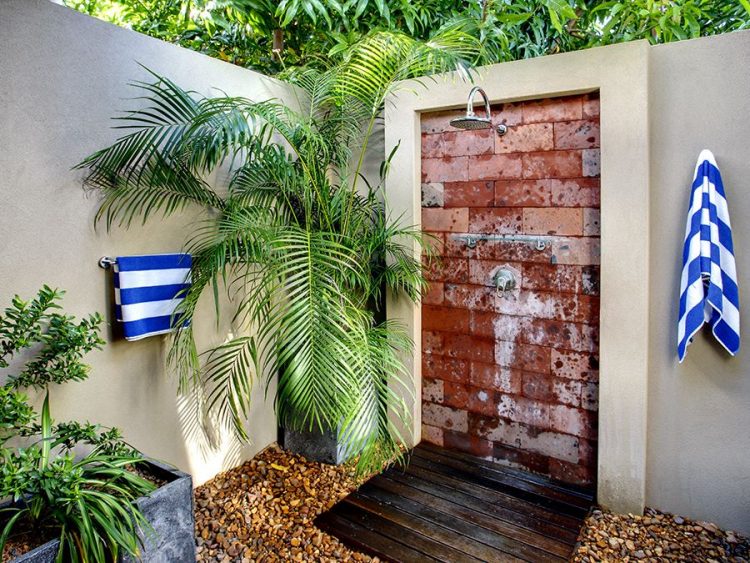 outdoor shower with brick 