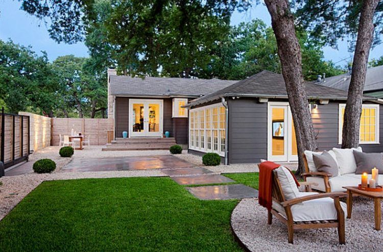 beautiful backyard with sitting area 