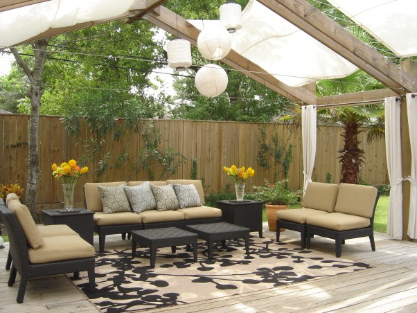 backyard living area with furniture