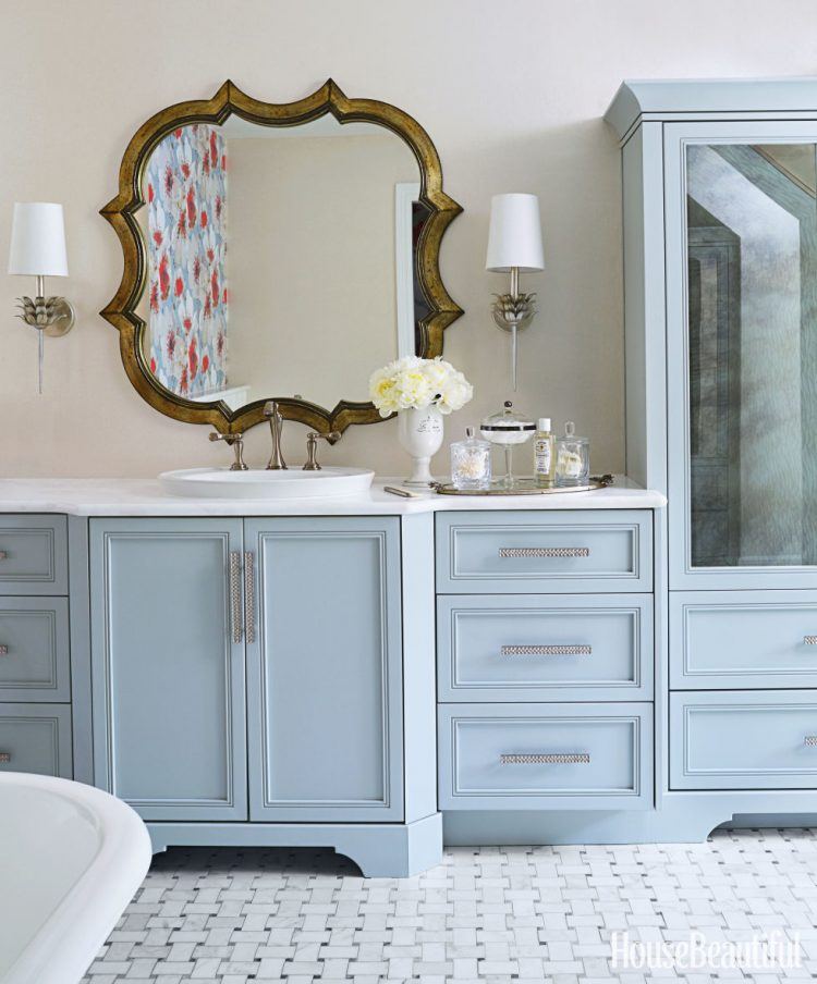 bathroom with cool floating mirror