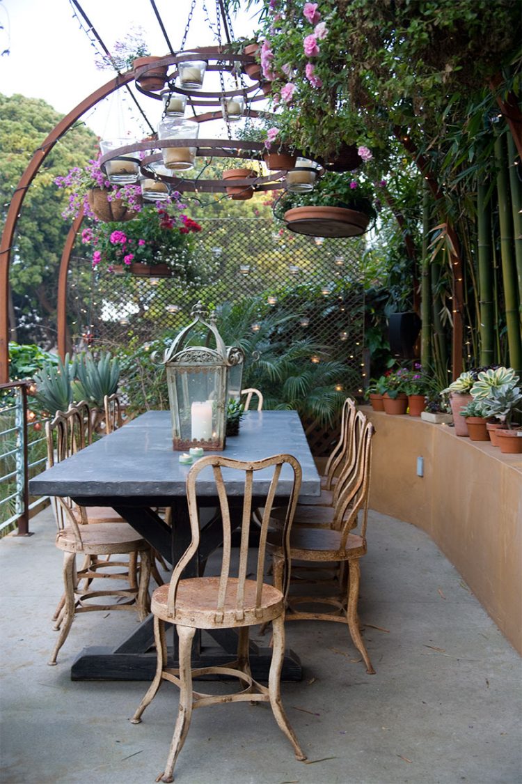 outdoor dining area in garden