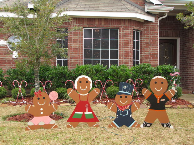 ginger bread family for yard decor