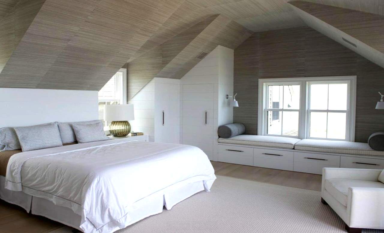 10 Luxurious Attic Designs with King Sized Beds