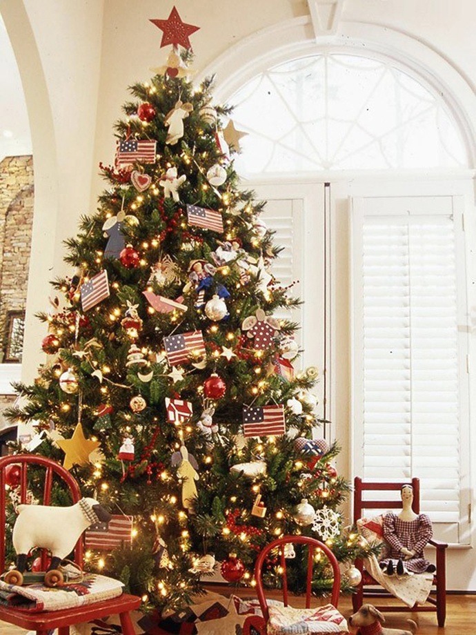 decorated christmas tree with traditional ornaments 