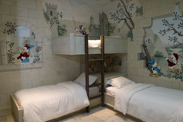 donald dunk bedroom with bunk bed