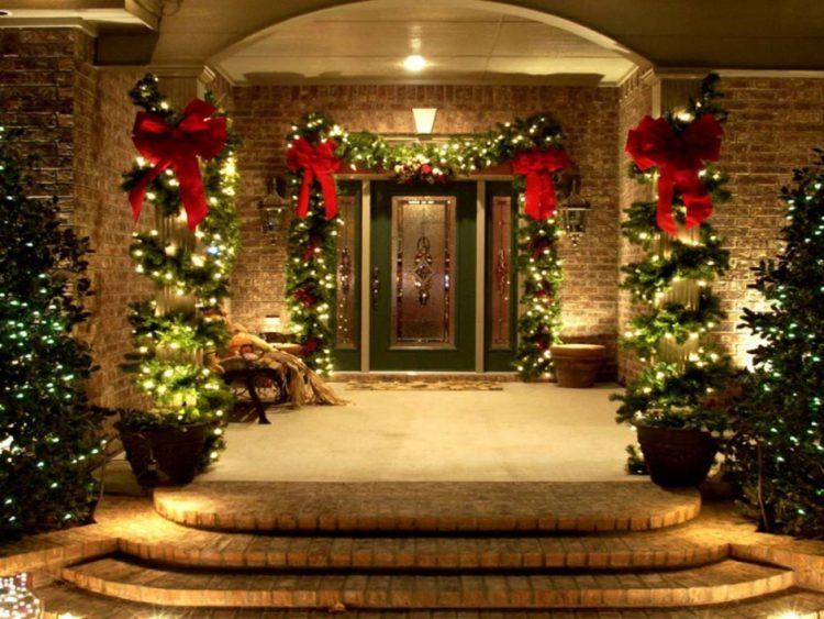 pretty and classic christmas decor