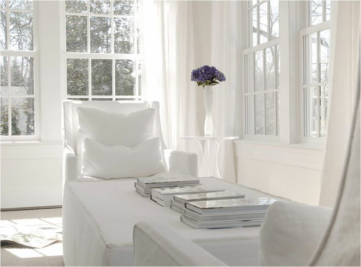 simple white room decor