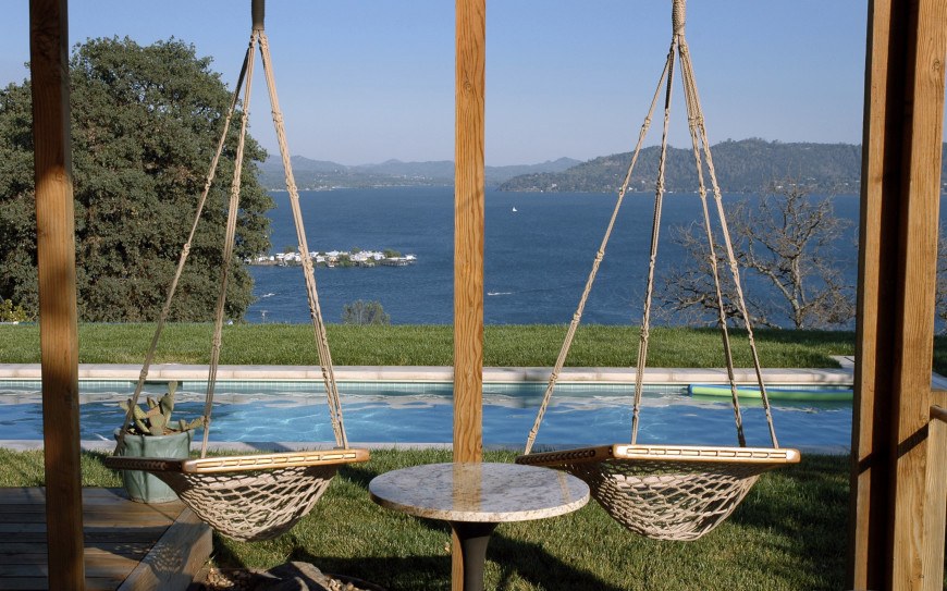 20 Backyards With Relaxing Hammock Swing Designs