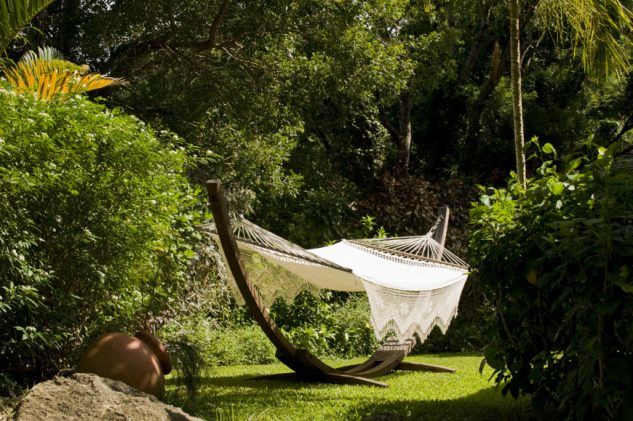 simple and relaxing backyard hammock