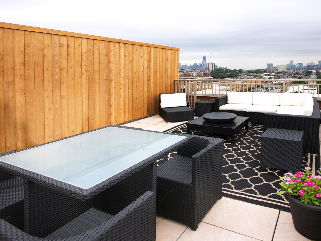 A closer look at Urban Rooftop Sitting Areas