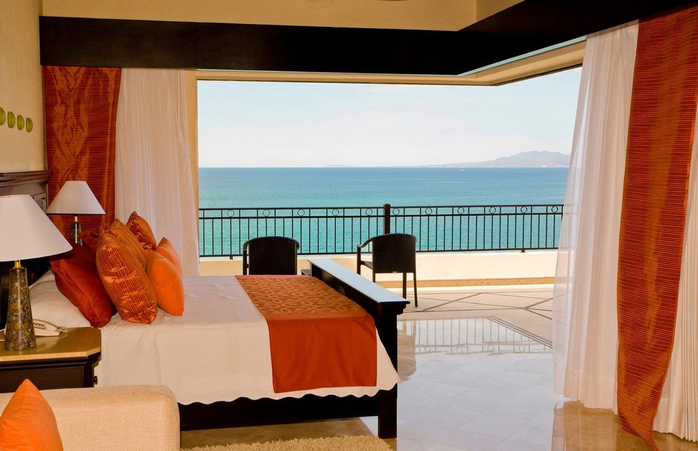 15 Amazing Indoor/Outdoor Bedroom Designs