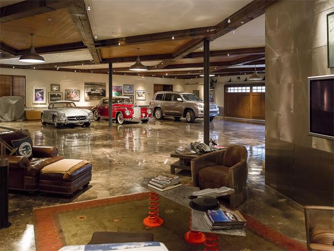 beautiful garage in dallas