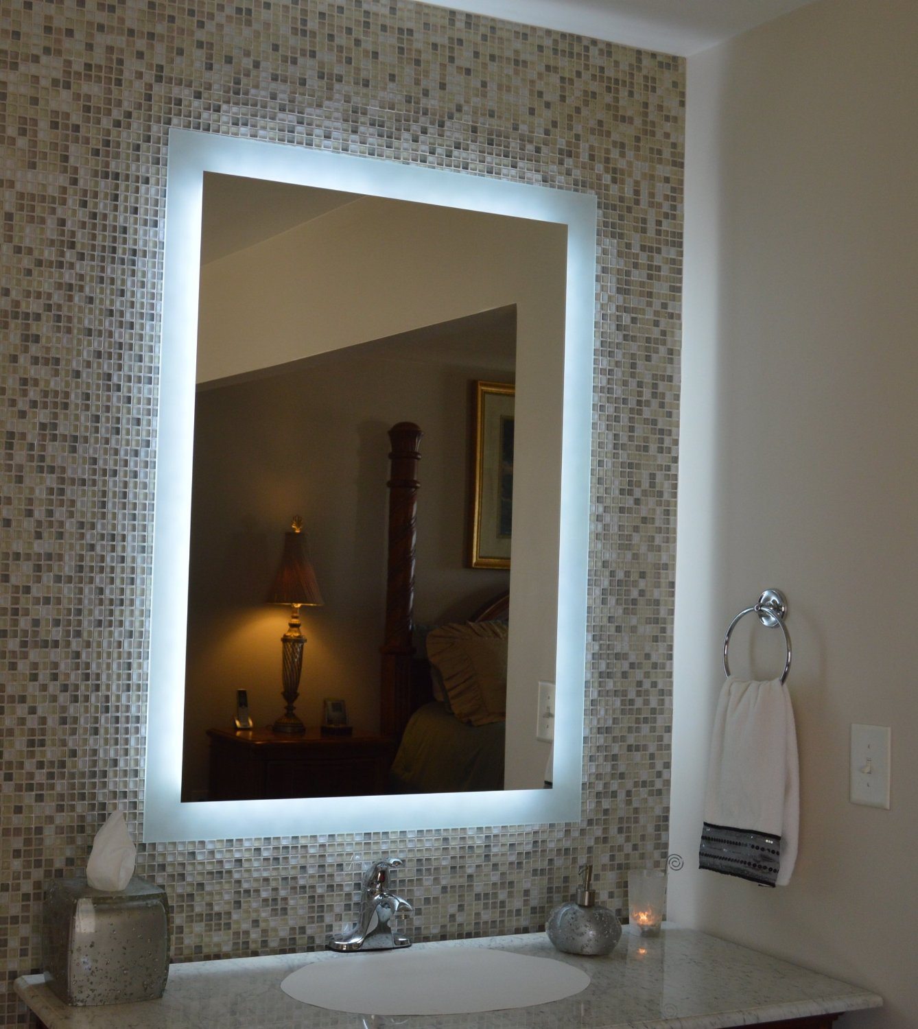 20 Bright Bathroom Mirror Designs With Lights