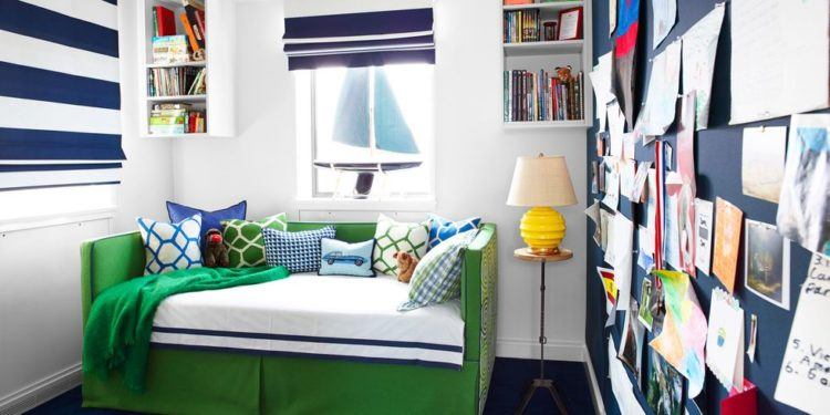 bright green day bed in bedroom