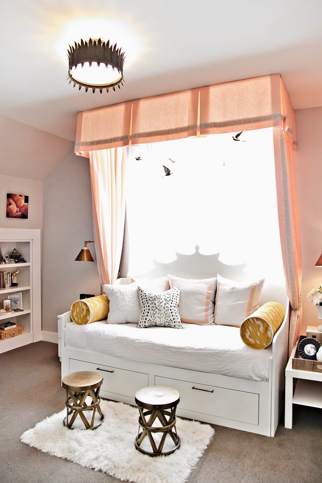20 Beautiful Bedroom Designs With Daybeds
