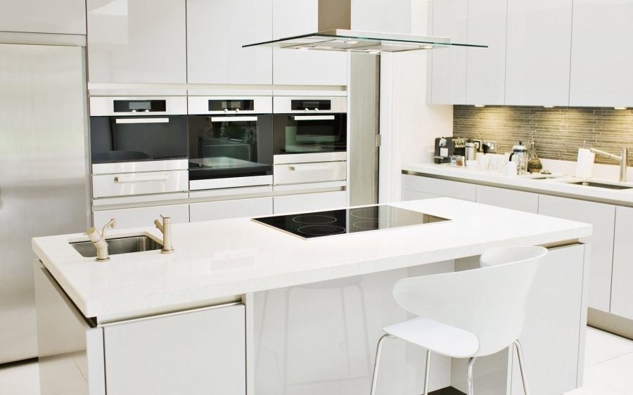 20 Modern Kitchen Designs With White Appliances - Housely