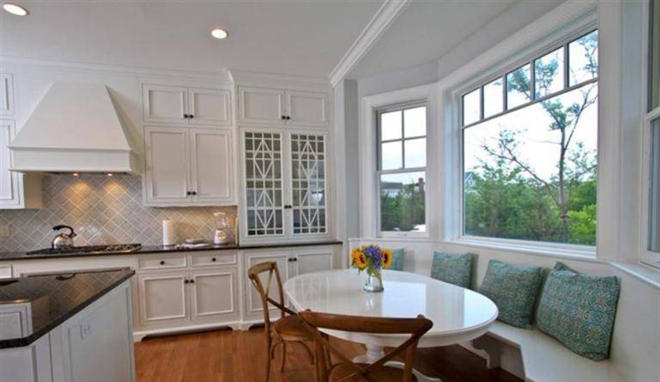 20 Kitchen Designs With Bay Windows Housely