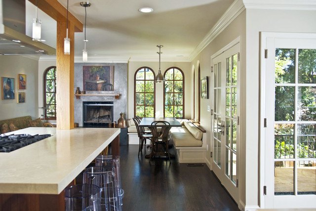 mediterranean kitchen with breakfast nook