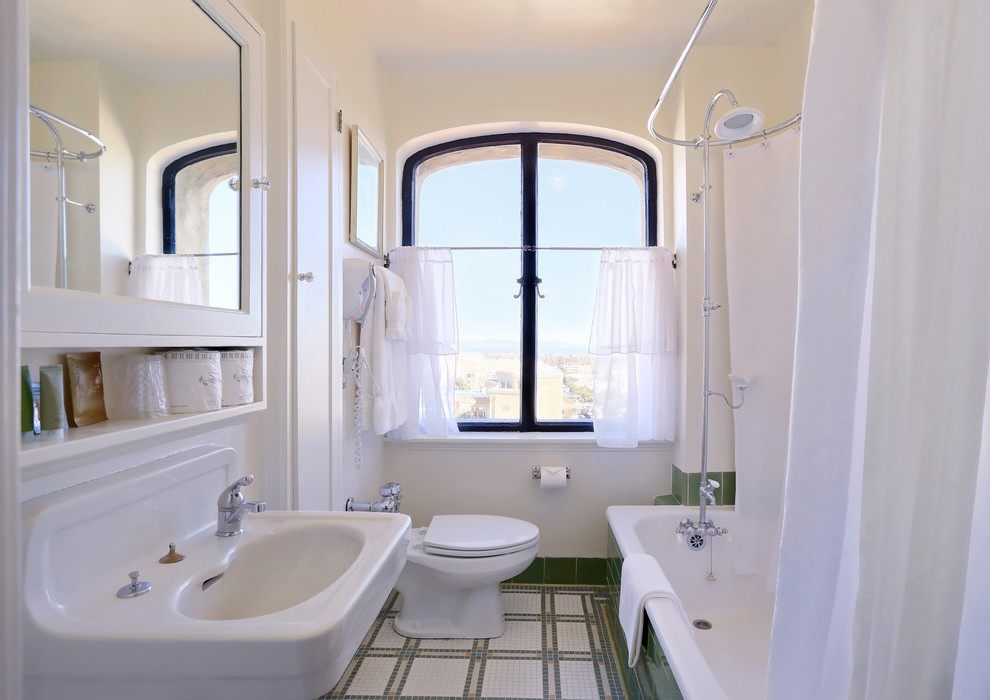 20 Ideas For Bathroom Window Curtains - Housely
