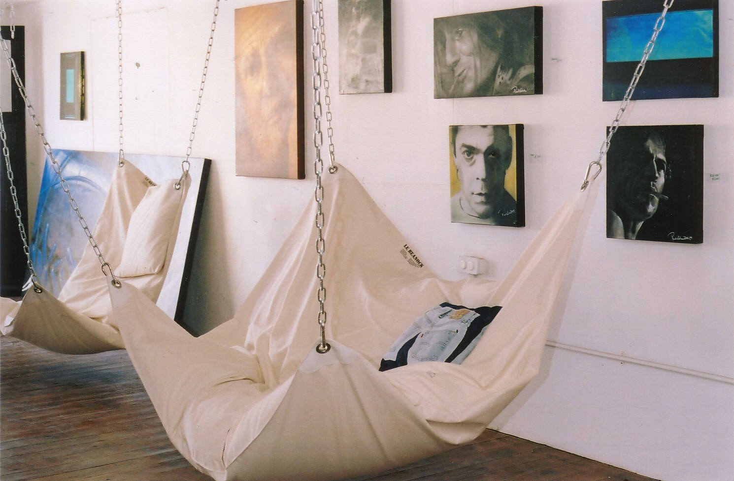 Awesome Indoor Hammock Swing Ideas - Housely