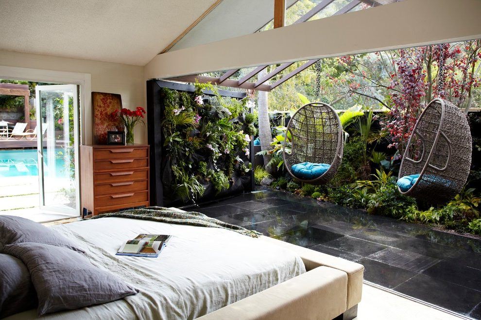 10 Beautiful Bedrooms With Living Wall Designs - Housely
