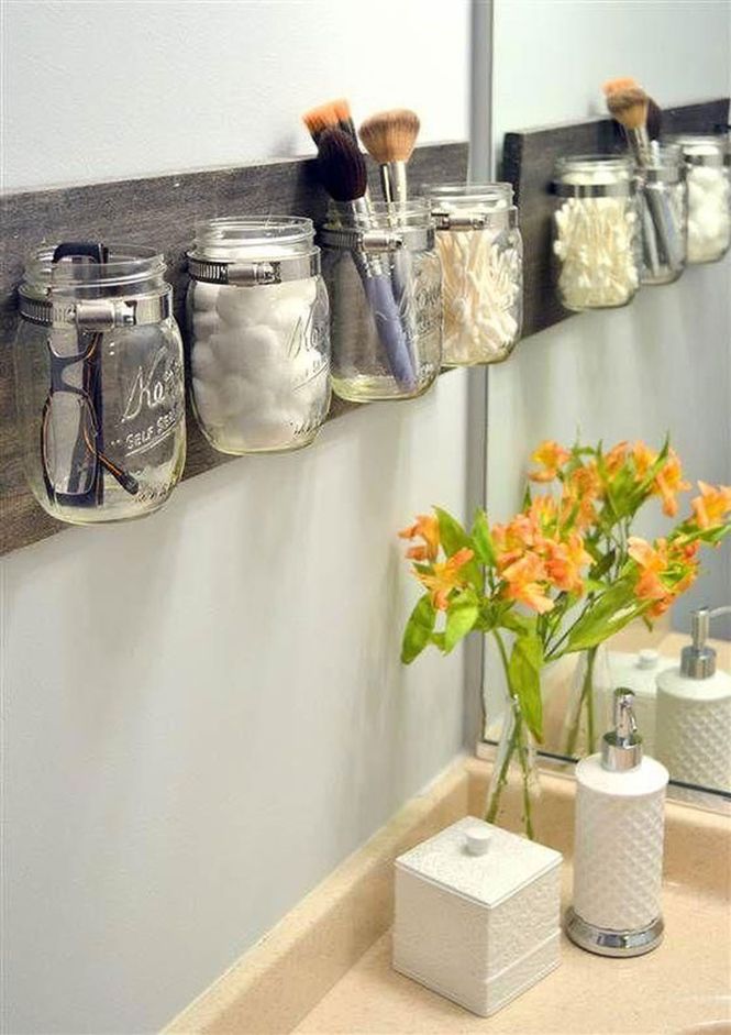 cool bathroom decor idea with mason jars