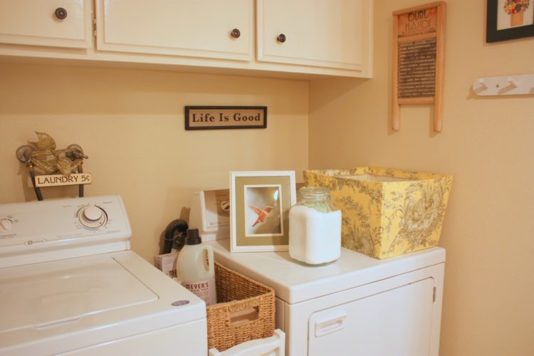 cool small laundry room design