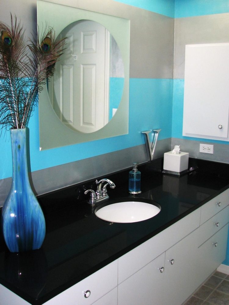 bathroom with blue monochromatic colors