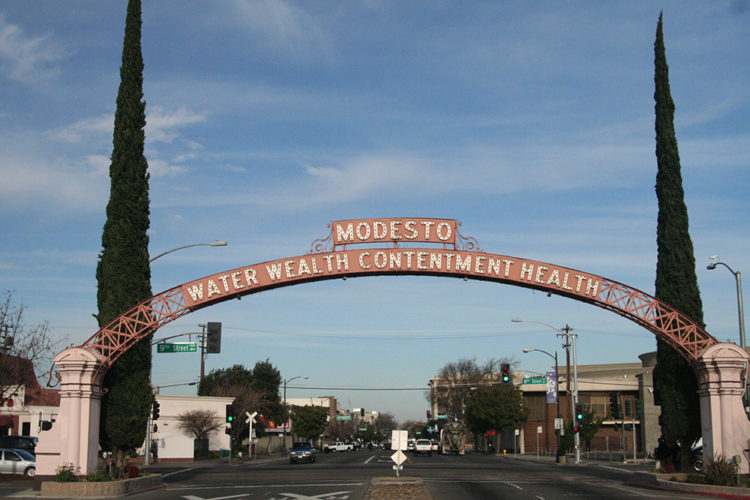 welcome sign to modesto ca