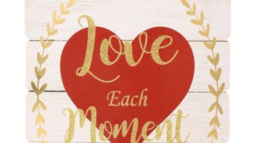 wooden love sign with heart
