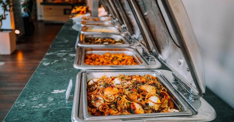 15 Common Buffet Dishes You’ll Regret Eating