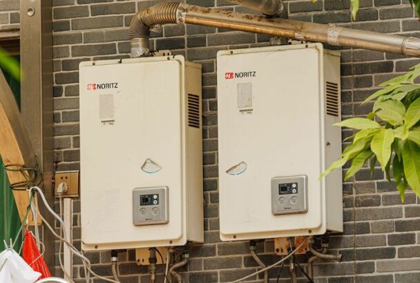 Tankless Water Heaters: The Good, The Bad, and The Unexpected - Housely