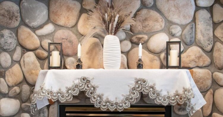10 Creative Ways to Make Your Holiday Mantel the Heart of the Season