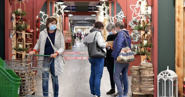 10 Things You’re Doing Wrong at the Grocery Store (And How to Fix Them)