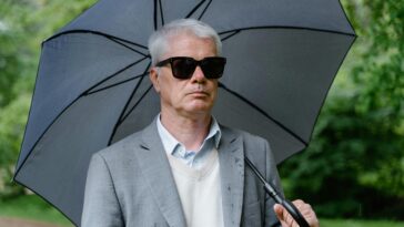 why men don't socialize