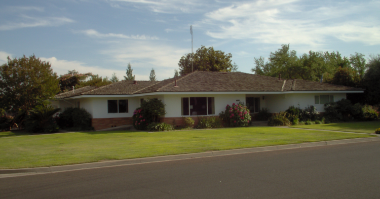 10 Ways Front Lawns Shaped American Homes