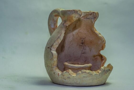 20 Subtle Cues You Are Building A Hoarder’s Nest - Housely