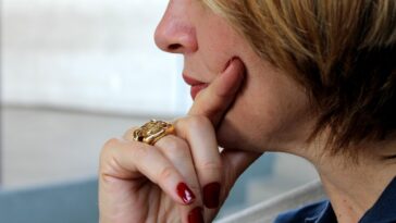 thoughtful, reflection, watching, thinking, thought, observe, think, ring, fingers, thinking, thinking, observe, observe, observe, observe, observe