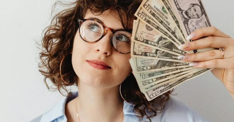 20 Things Wealthy People Stop Doing After They Make It