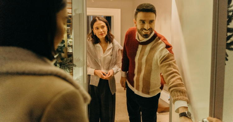 How To Be A Bad Guest Without Even Realizing It
