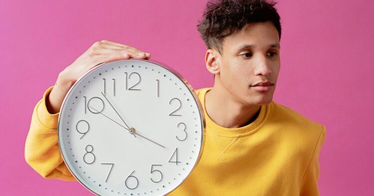 10 Occurrences That Show Why Time Is Just Not Real