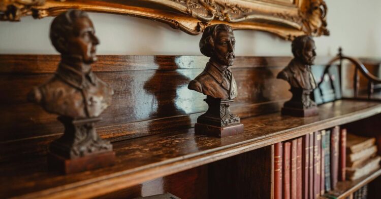 10 Interior Colors That Give Your Home A High-End Vibe