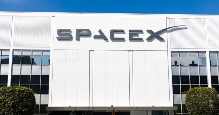 20 Breakthroughs That Made SpaceX A Titan Of Space Travel