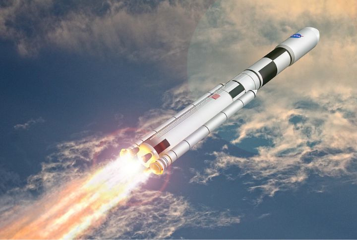 10 Reasons Living On The Moon May Be Closer To Reality Than You Think