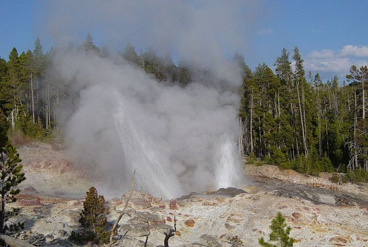 Steamboat Geyser