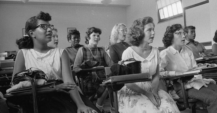 20 Social Barriers Black Women Faced In The ‘50s