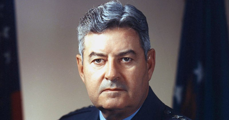 10 U.S. Military Leaders Who Lost Their Honor