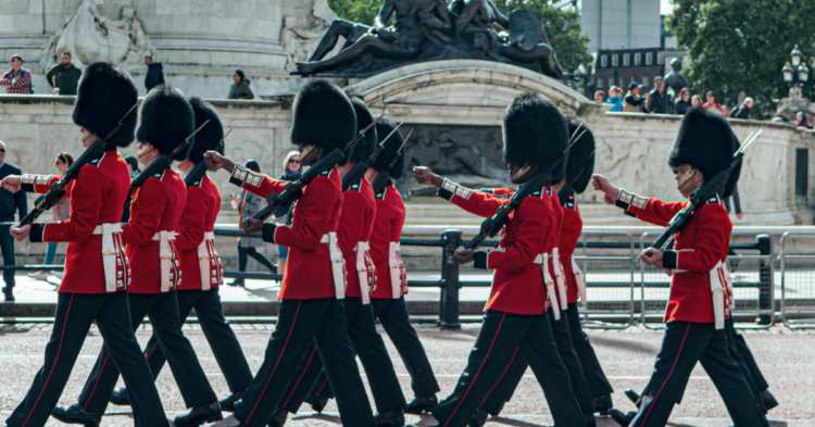 10 Secrets The Queen’s Guard Never Speaks Aloud